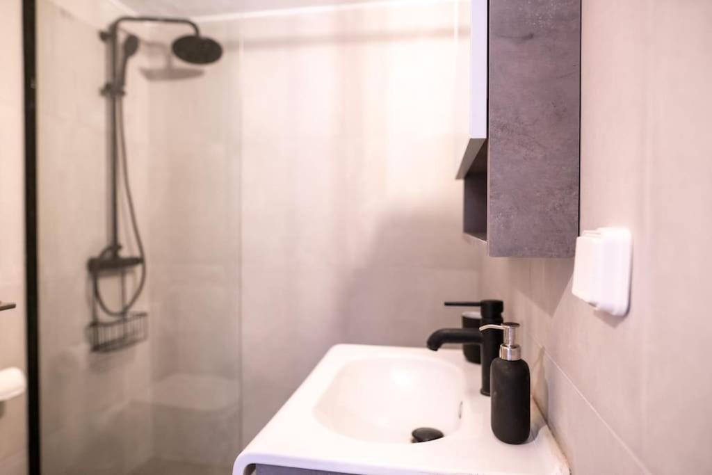 레팀노 Olvia A Breath Away From Old Town Center 아파트 외부 사진