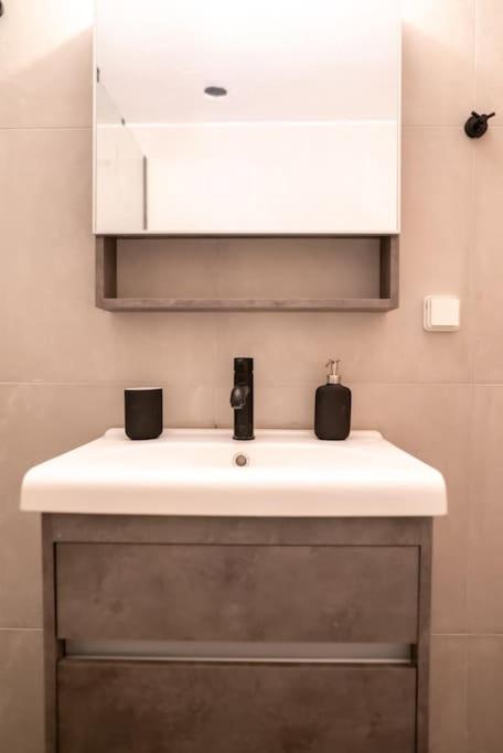 레팀노 Olvia A Breath Away From Old Town Center 아파트 외부 사진