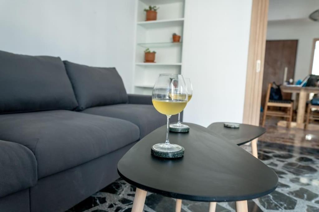 레팀노 Olvia A Breath Away From Old Town Center 아파트 외부 사진